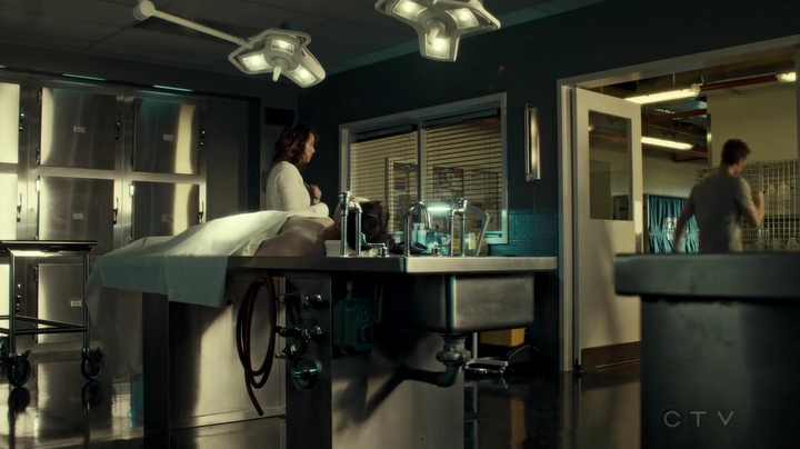 VampireDiariesWorld_dot_nl-SavingHope3x10-2342.jpg