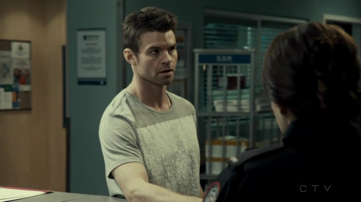 VampireDiariesWorld_dot_nl-SavingHope3x10-2353.jpg