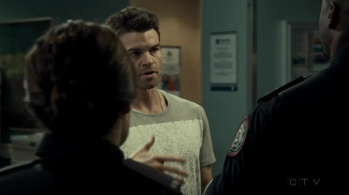 VampireDiariesWorld_dot_nl-SavingHope3x10-2355.jpg