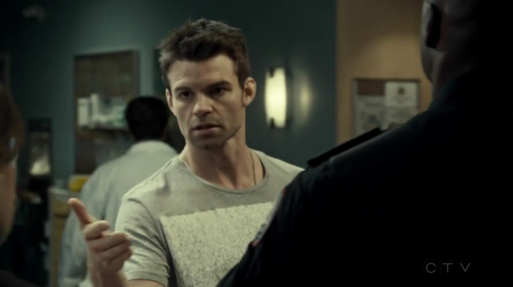 VampireDiariesWorld_dot_nl-SavingHope3x10-2356.jpg