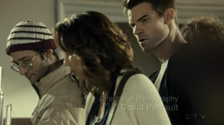 VampireDiariesWorld_dot_nl-SavingHope3x10-318.jpg