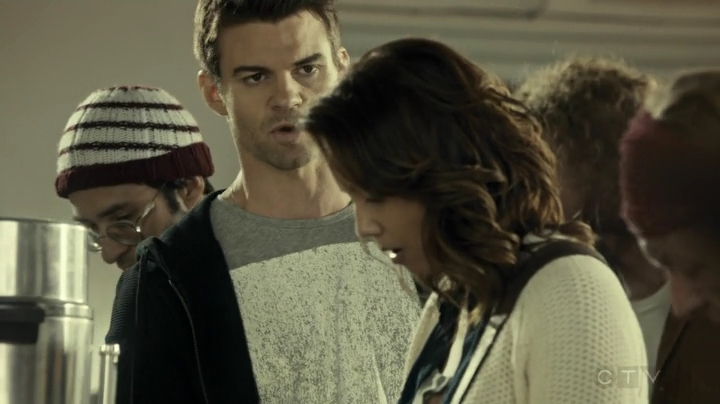 VampireDiariesWorld_dot_nl-SavingHope3x10-321.jpg