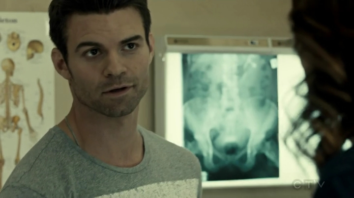 VampireDiariesWorld_dot_nl-SavingHope3x10-828.jpg