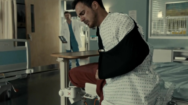 VampireDiariesWorld_dot_nl-SavingHope3x12-1238.jpg