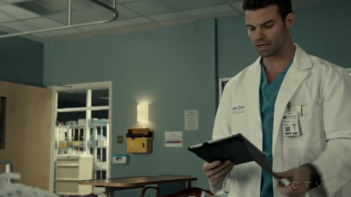 VampireDiariesWorld_dot_nl-SavingHope3x12-1258.jpg