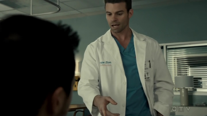 VampireDiariesWorld_dot_nl-SavingHope3x12-1261.jpg