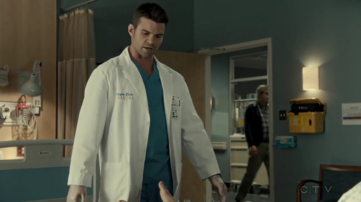 VampireDiariesWorld_dot_nl-SavingHope3x12-1437.jpg