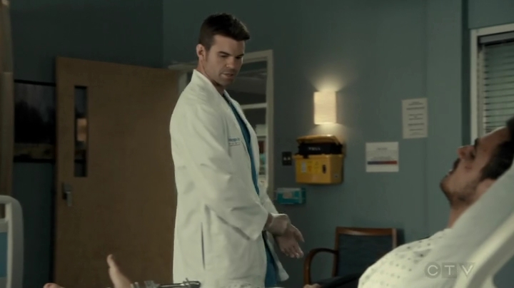 VampireDiariesWorld_dot_nl-SavingHope3x12-1440.jpg