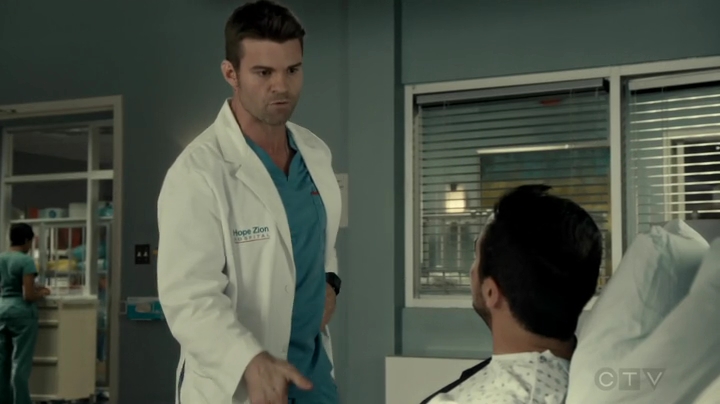 VampireDiariesWorld_dot_nl-SavingHope3x12-1470.jpg