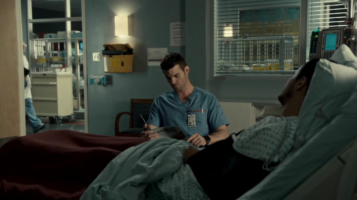 VampireDiariesWorld_dot_nl-SavingHope3x12-2027.jpg