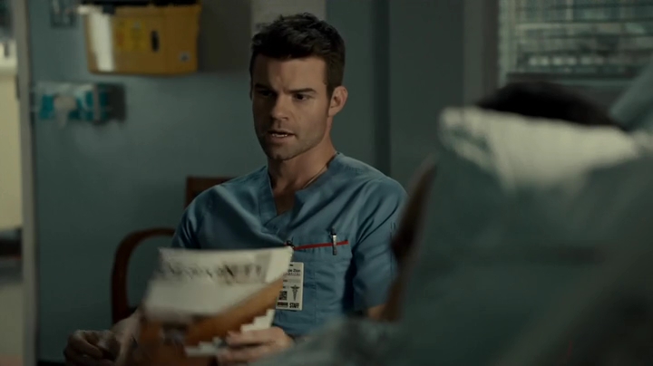 VampireDiariesWorld_dot_nl-SavingHope3x12-2037.jpg