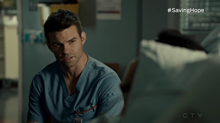 VampireDiariesWorld_dot_nl-SavingHope3x12-2048.jpg