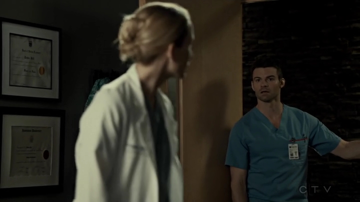 VampireDiariesWorld_dot_nl-SavingHope3x12-2299.jpg