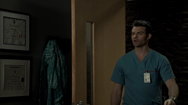 VampireDiariesWorld_dot_nl-SavingHope3x12-2301.jpg