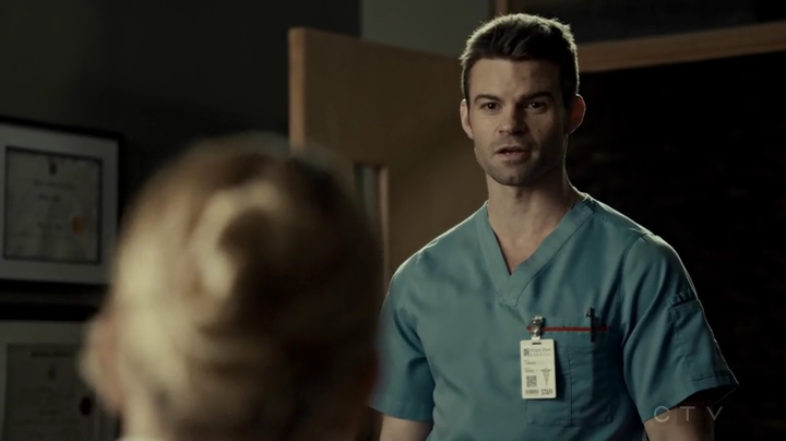 VampireDiariesWorld_dot_nl-SavingHope3x12-2310.jpg