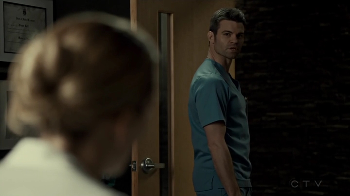 VampireDiariesWorld_dot_nl-SavingHope3x12-2338.jpg