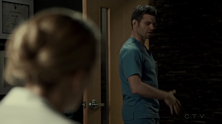 VampireDiariesWorld_dot_nl-SavingHope3x12-2340.jpg