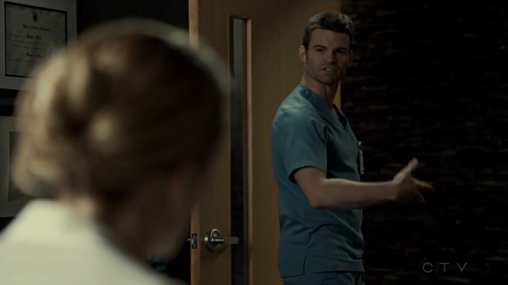 VampireDiariesWorld_dot_nl-SavingHope3x12-2342.jpg