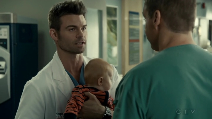 VampireDiariesWorld_dot_nl-SavingHope3x12-321.jpg