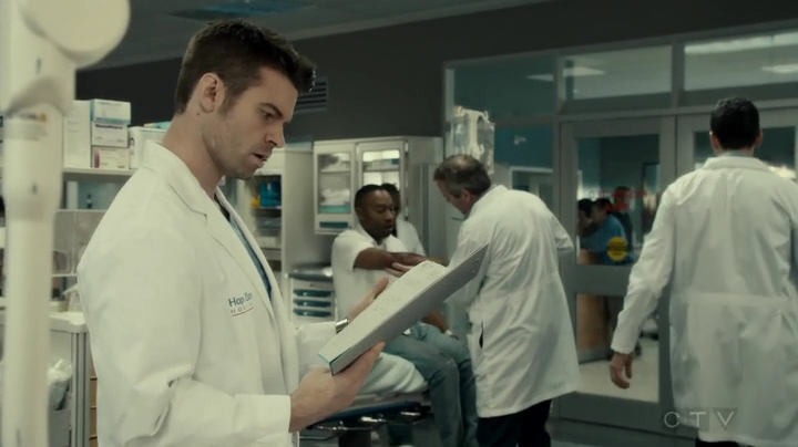 VampireDiariesWorld_dot_nl-SavingHope3x12-376.jpg