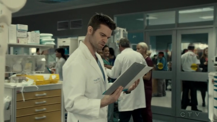 VampireDiariesWorld_dot_nl-SavingHope3x12-381.jpg