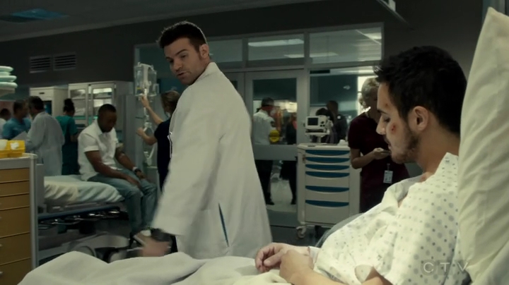 VampireDiariesWorld_dot_nl-SavingHope3x12-410.jpg