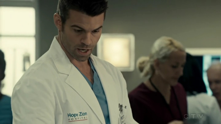 VampireDiariesWorld_dot_nl-SavingHope3x12-427.jpg