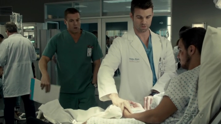 VampireDiariesWorld_dot_nl-SavingHope3x12-636.jpg