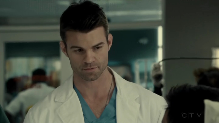 VampireDiariesWorld_dot_nl-SavingHope3x12-645.jpg