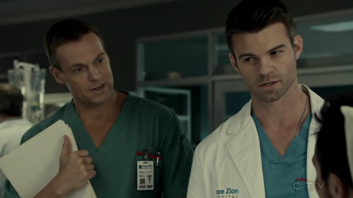 VampireDiariesWorld_dot_nl-SavingHope3x12-651.jpg