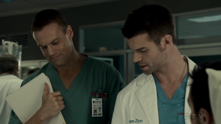 VampireDiariesWorld_dot_nl-SavingHope3x12-656.jpg