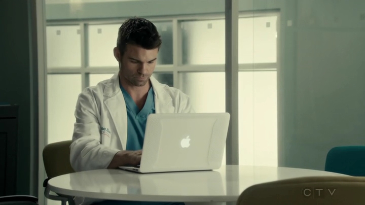 VampireDiariesWorld_dot_nl-SavingHope3x12-714.jpg