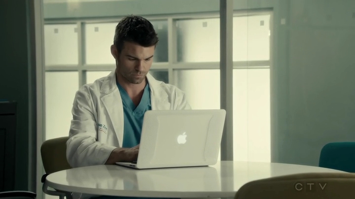 VampireDiariesWorld_dot_nl-SavingHope3x12-715.jpg