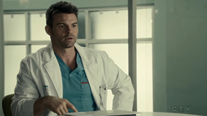 VampireDiariesWorld_dot_nl-SavingHope3x12-724.jpg