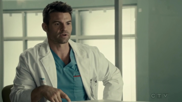 VampireDiariesWorld_dot_nl-SavingHope3x12-725.jpg