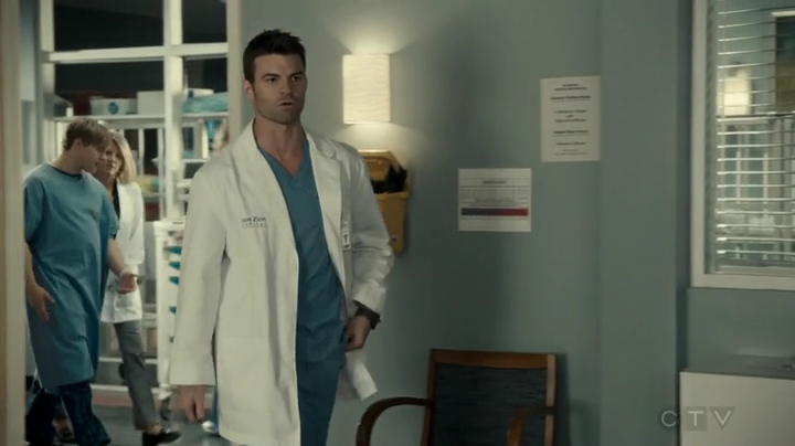 VampireDiariesWorld_dot_nl-SavingHope3x12-750.jpg