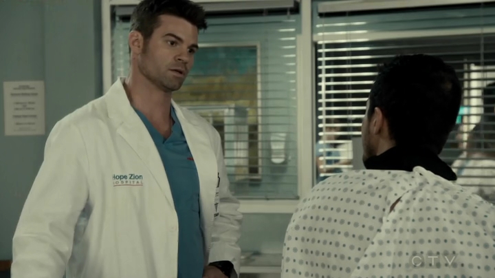 VampireDiariesWorld_dot_nl-SavingHope3x12-755.jpg