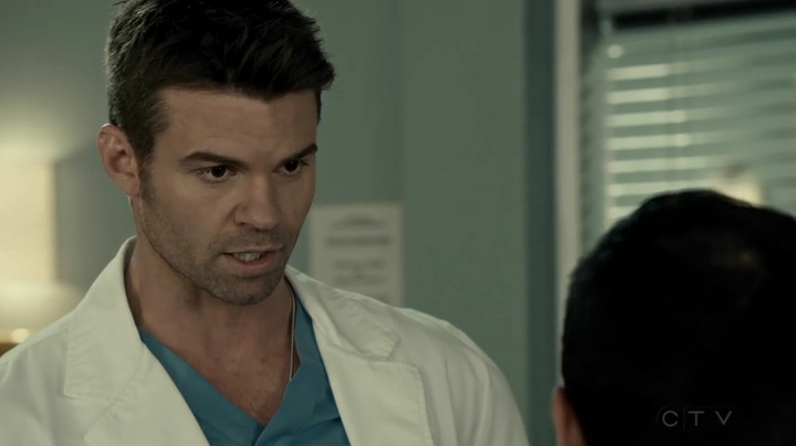 VampireDiariesWorld_dot_nl-SavingHope3x12-766.jpg