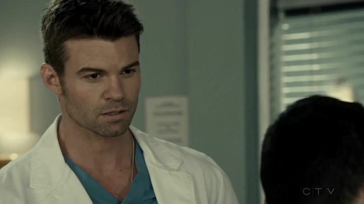 VampireDiariesWorld_dot_nl-SavingHope3x12-773.jpg