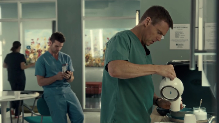 VampireDiariesWorld_dot_nl-SavingHope3x13-097.jpg