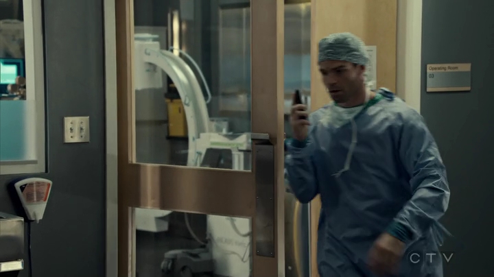 VampireDiariesWorld_dot_nl-SavingHope3x13-2027.jpg