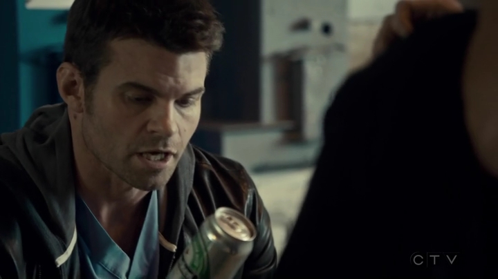 VampireDiariesWorld_dot_nl-SavingHope3x13-2339.jpg