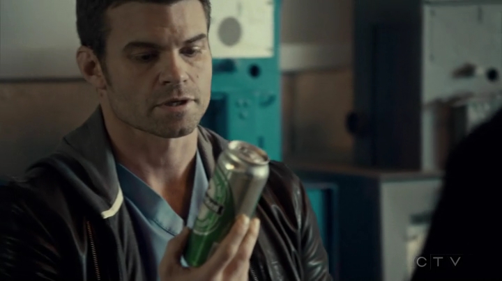 VampireDiariesWorld_dot_nl-SavingHope3x13-2340.jpg