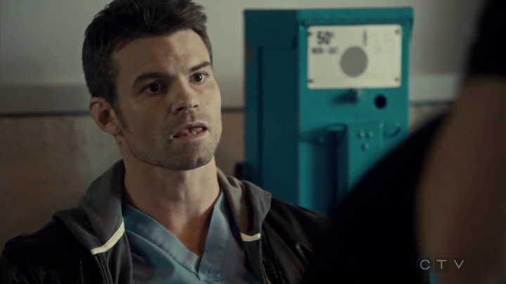 VampireDiariesWorld_dot_nl-SavingHope3x13-2343.jpg