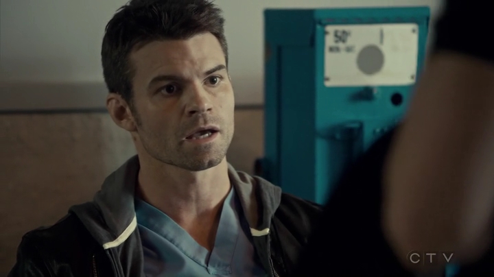 VampireDiariesWorld_dot_nl-SavingHope3x13-2344.jpg