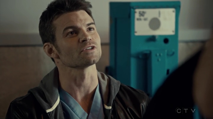 VampireDiariesWorld_dot_nl-SavingHope3x13-2348.jpg