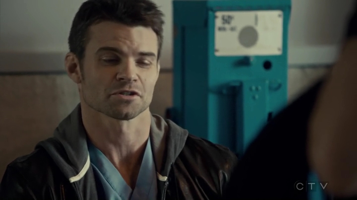 VampireDiariesWorld_dot_nl-SavingHope3x13-2352.jpg