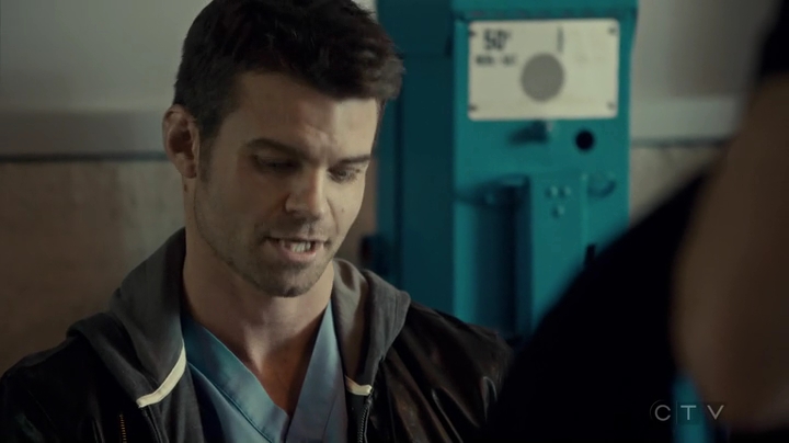 VampireDiariesWorld_dot_nl-SavingHope3x13-2353.jpg