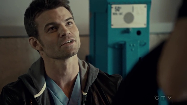 VampireDiariesWorld_dot_nl-SavingHope3x13-2355.jpg