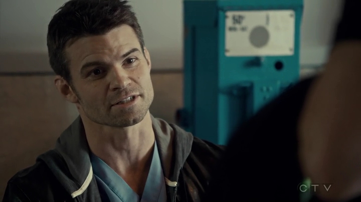 VampireDiariesWorld_dot_nl-SavingHope3x13-2370.jpg